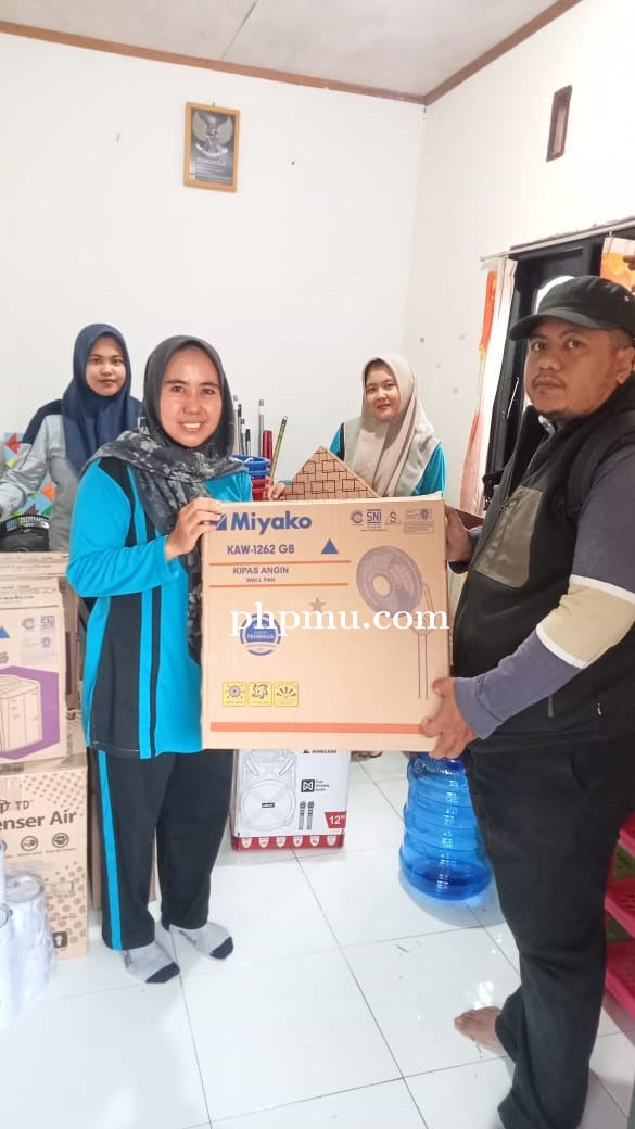 Holding Perkebunan Nusantara Melalui PTPN IV PalmCo Regional 4 Salurkan Bantuan Pendidikan ke SD Kel